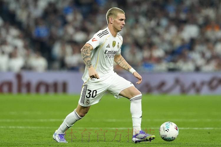 弗洛伦蒂诺欢迎马斯坦托诺:在皇家开启你的故事